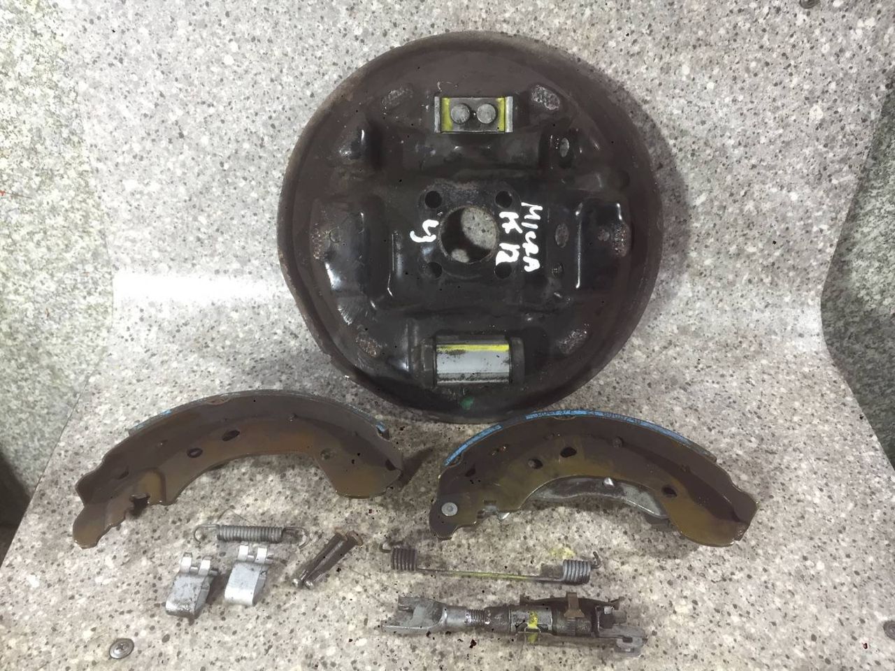 защитный кожух тормозного механизма Nissan Micra 3 поколение (K12) (2002 - 2007), 8200123912 - фото №1