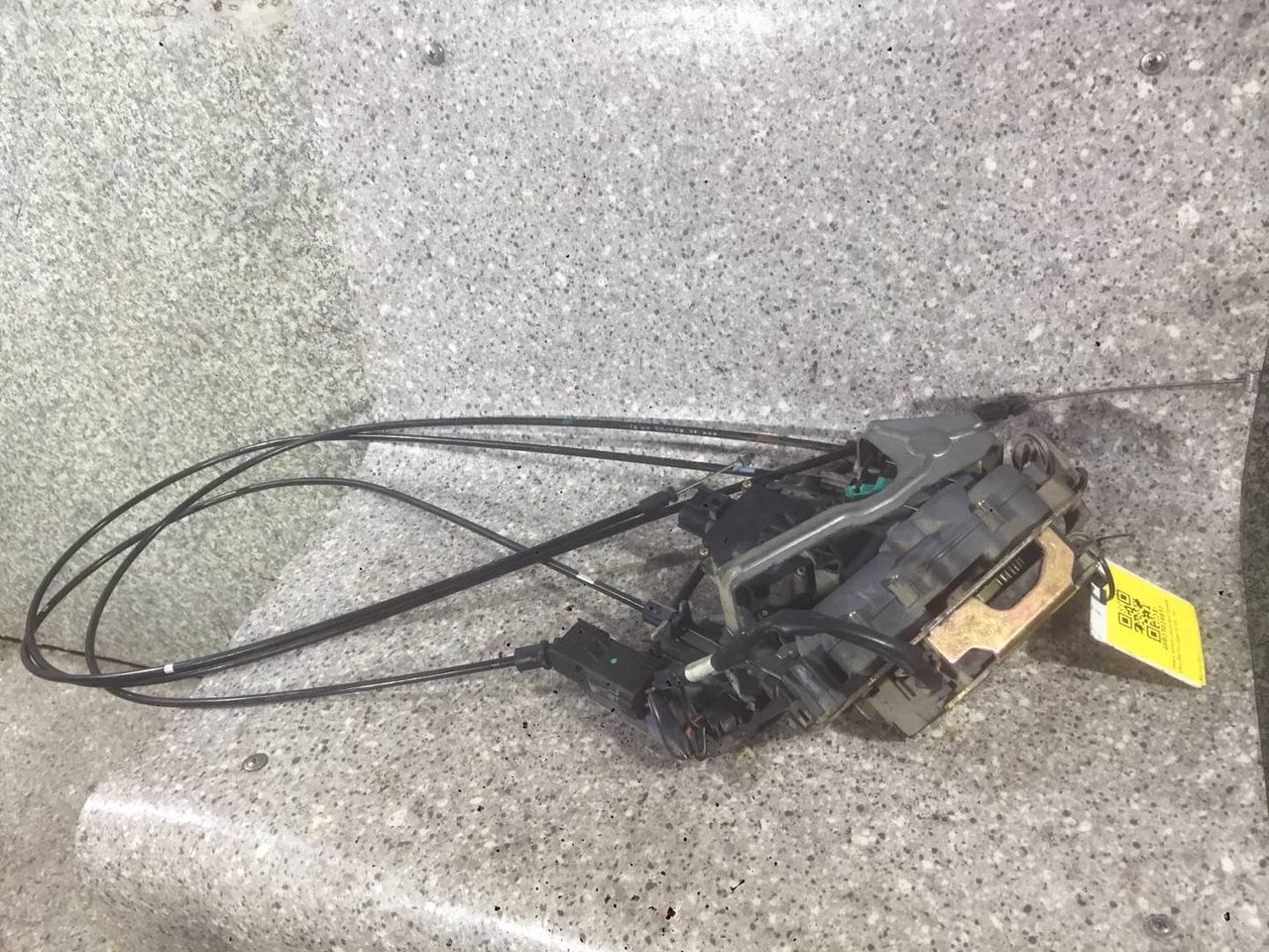 замок двери сдвижной Chrysler Voyager 4 поколение (2001 - 2004) - фото №1