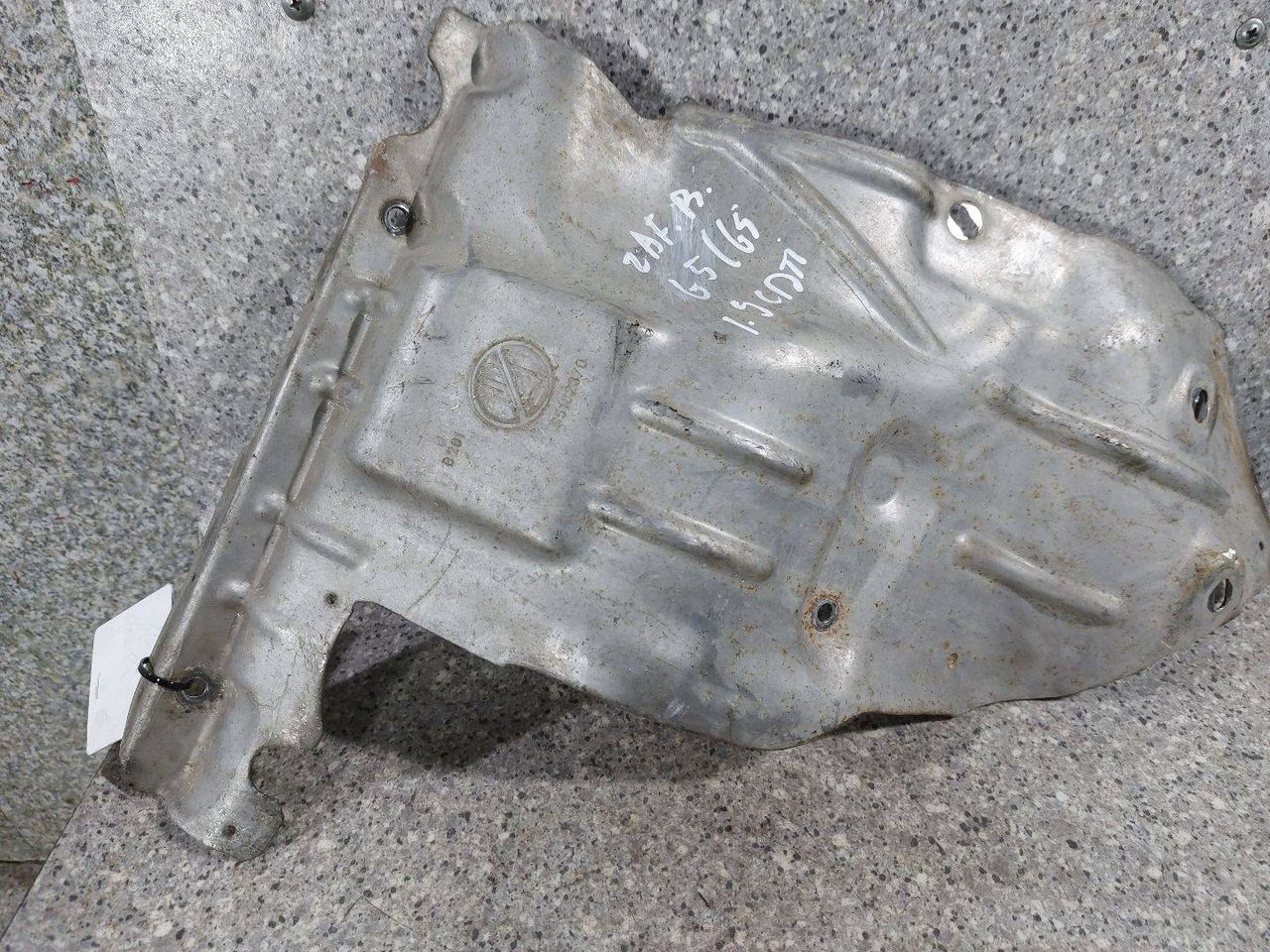 защита (экран) выпускного коллектора Opel Zafira 2 поколение (B) (2005 - 2008), 1.9 л., CDTi, Z 19 DT, дизель, МКПП, 55182370 - фото №1
