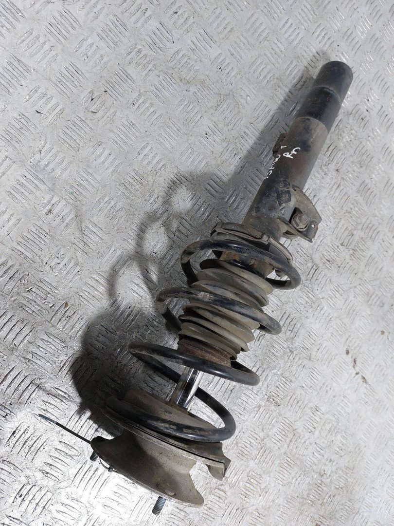 стойка передняя правая BMW 1 серия E81/E82/E87/E88 (2004 - 2007), 2.0 л., D, M47 D20 (204D4), дизель, 3131-6771558 - фото №1