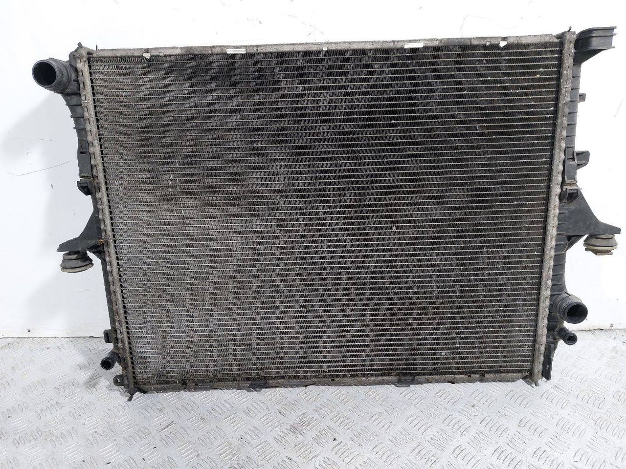 радиатор (основной) Volkswagen Touareg 1 поколение (2002 - 2007), 2.5 л., дизель, МКПП, 7L6121253 - фото №1