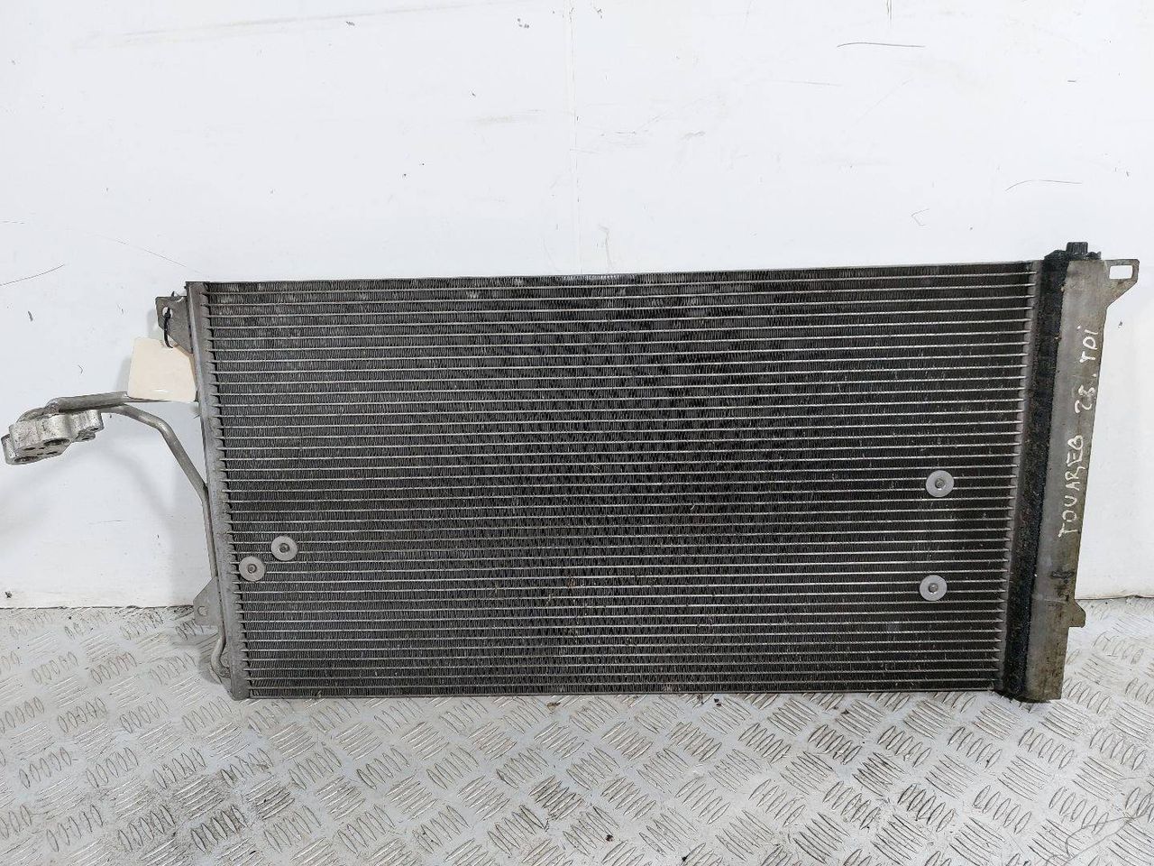 радиатор кондиционера Volkswagen Touareg 1 поколение (2002 - 2007), 2.5 л., дизель, 7L0820411F - фото №1