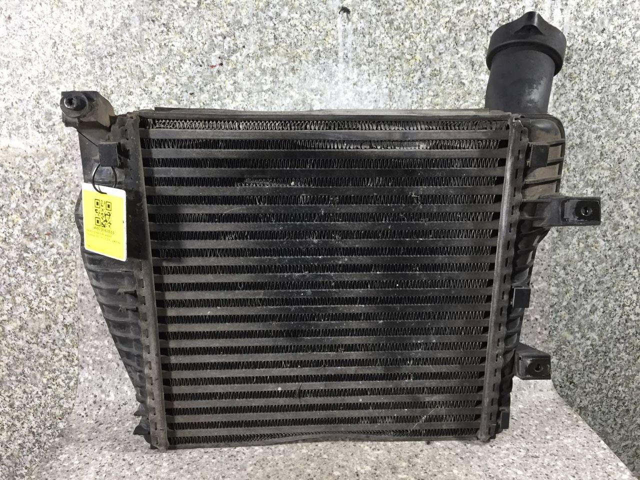 интеркулер Volkswagen Touareg 1 поколение (2002 - 2007), 2.5 л., дизель, 7L0145803A - фото №1