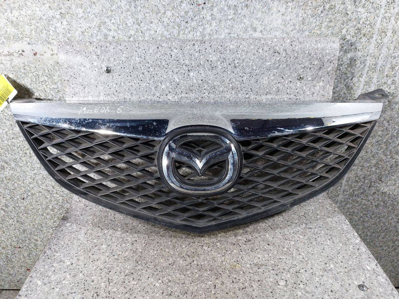 решетка радиатора Mazda 6 GG (2002 - 2005), GJ6A50712 - фото №1