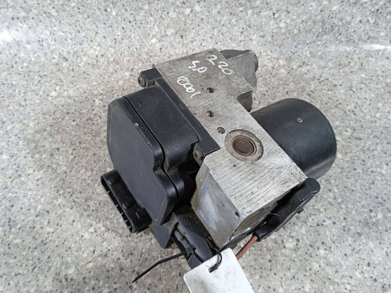 блок ABS Mercedes-Benz S-Класс W220 (1998 - 2002), 5.0 л., бензин, АКПП, 0265202439, 0130108068 - фото №1