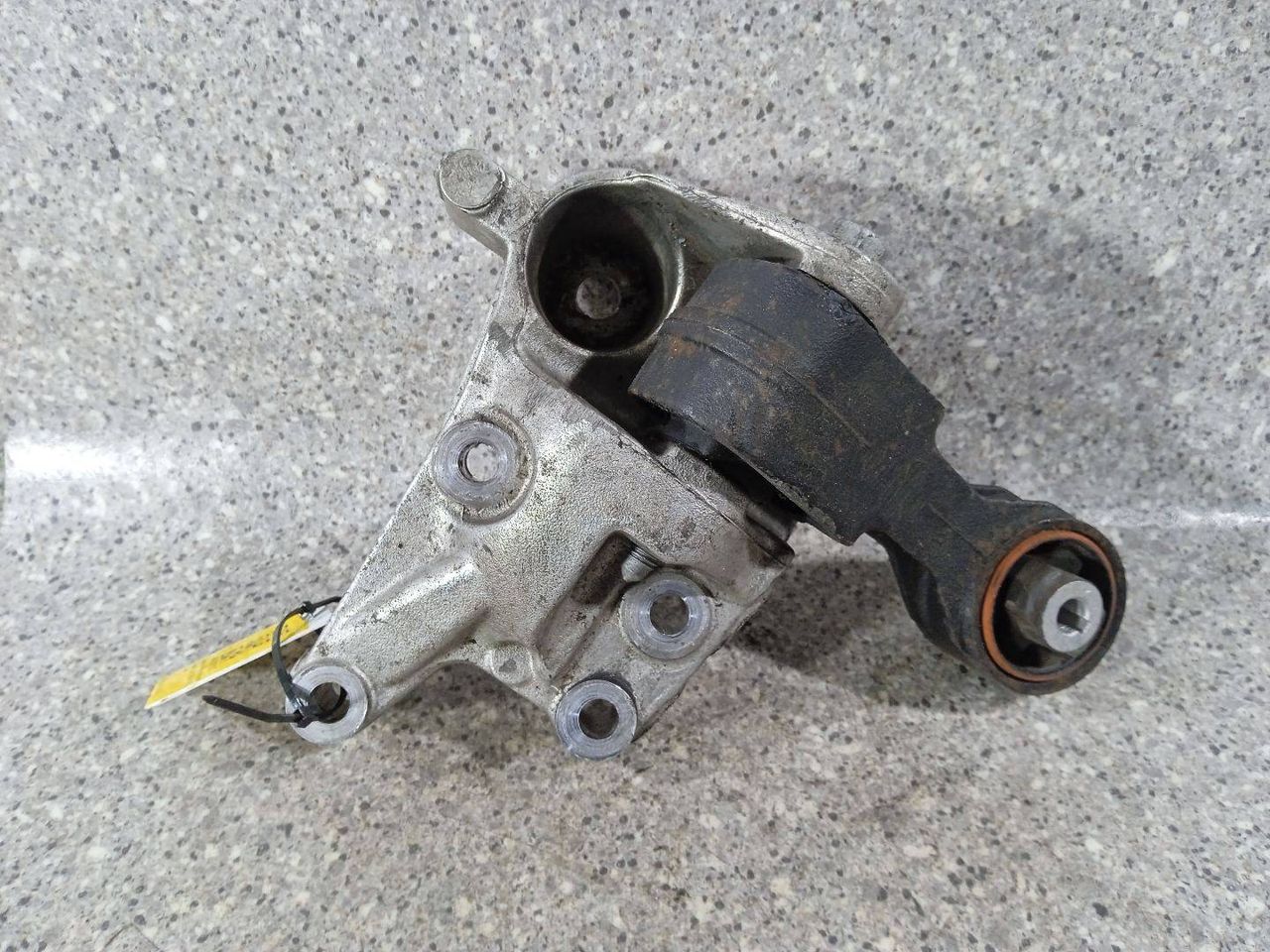 подушка крепления двигателя Citroen C5 2 поколение (2008 - 2017), 2.0 л., HDi, дизель, 96451611 - фото №1