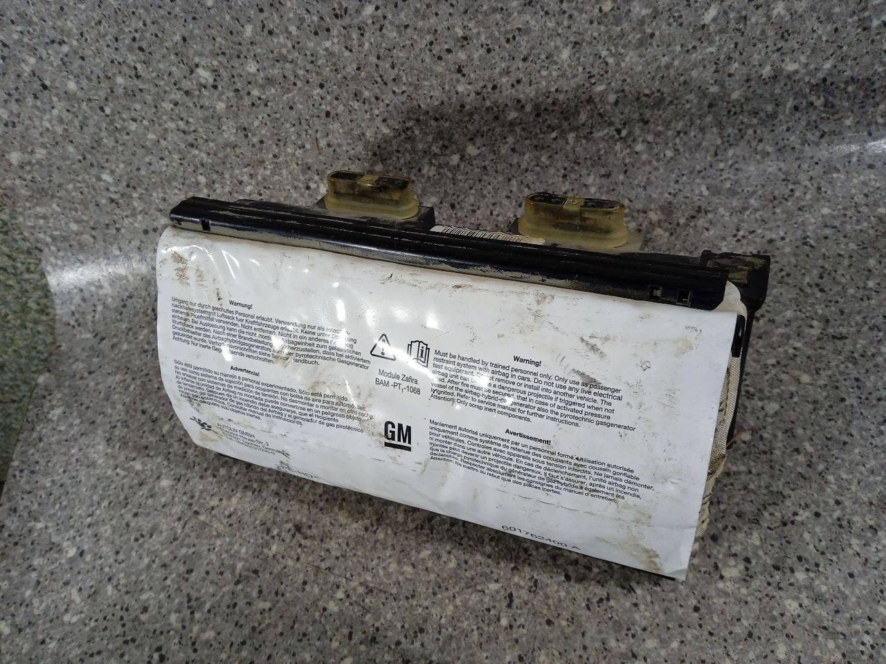 подушка безопасности пассажира Opel Zafira 2 поколение (B) (2005 - 2008), 601762400A, 601762300 - фото №1