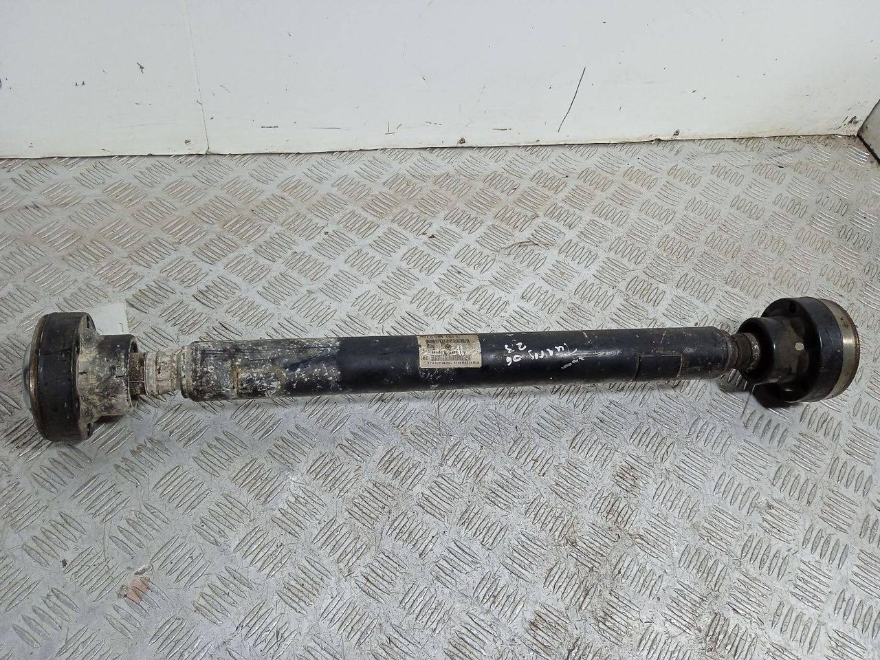 карданный вал Volkswagen Touareg 1 поколение (2002 - 2007), 2.5 л., дизель, МКПП, 7L6521101E - фото №1