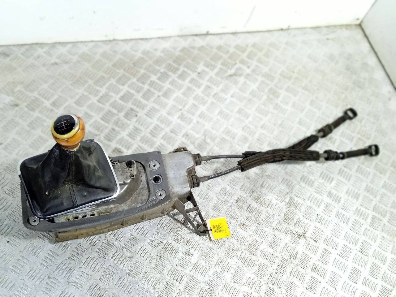 кулиса Volkswagen Touareg 1 поколение (2002 - 2007), 2.5 л., TDi, дизель, МКПП, полный привод, 7L0711061B, 7L6711049C - фото №1