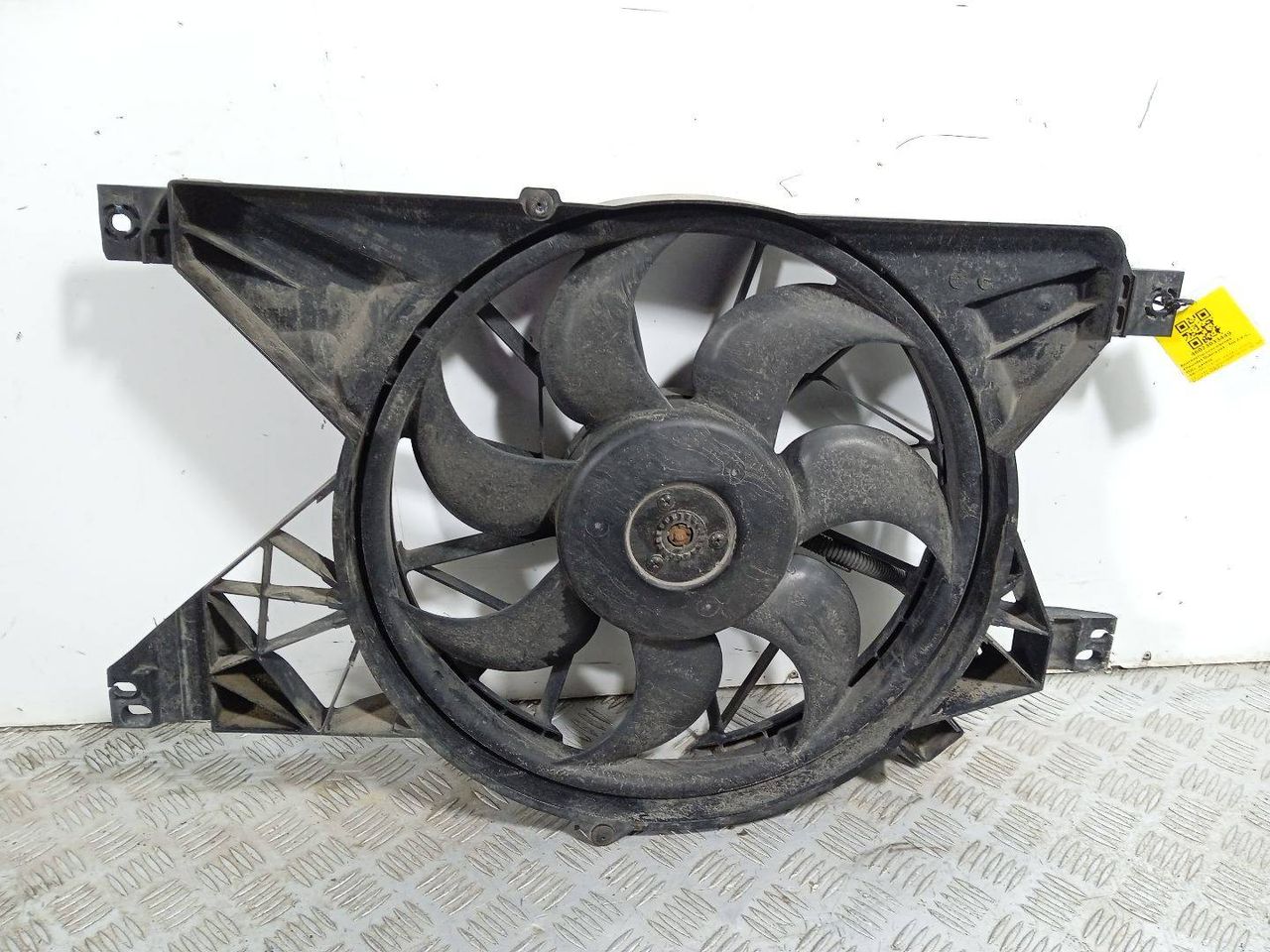 вентилятор радиатора Chevrolet Nubira 1 поколение (2003 - 2010), 2.0 л., TDCi, дизель, GPBF00S3A2367, 96436110, 622276 - фото №1