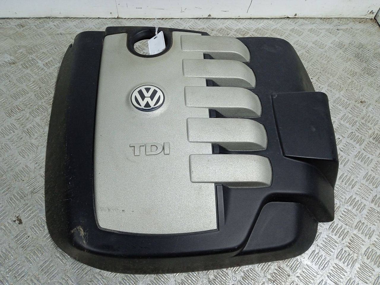 декоративная крышка двигателя Volkswagen Touareg 1 поколение (2002 - 2007), 2.5 л., TDi, дизель, полный привод, 070103927 - фото №1