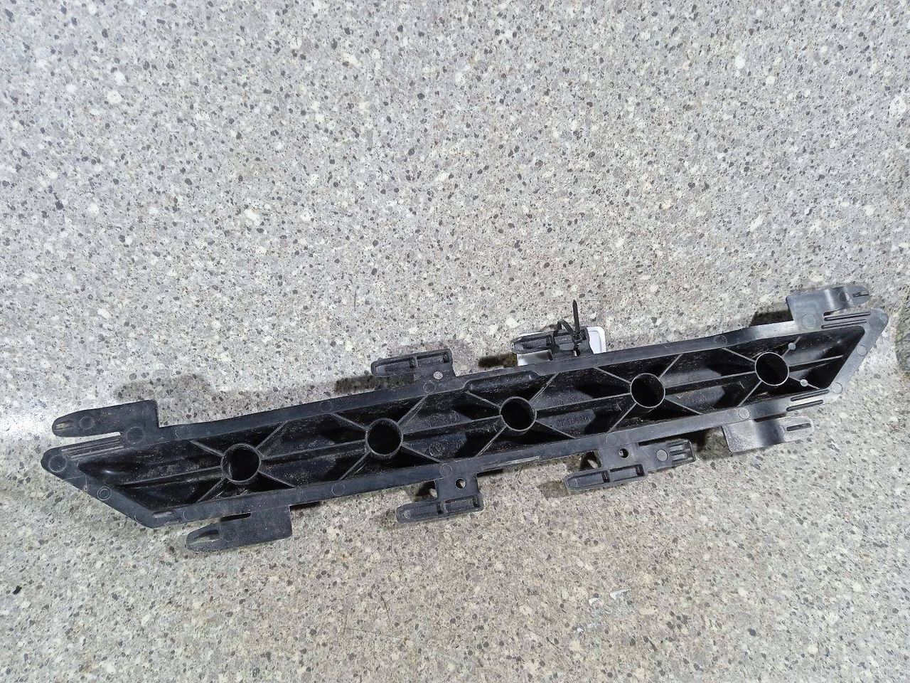 корпус воздушного фильтра BMW 5 серия E60/E61 (2002 - 2007), 2.0 л., D, дизель, АКПП, задний привод, 6935870 - фото №1