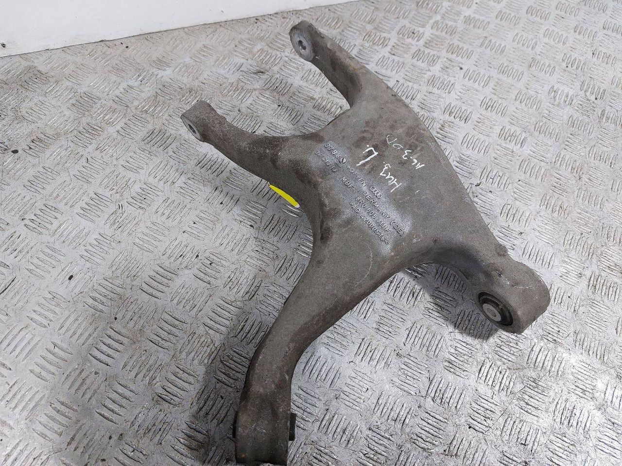 рычаг задний нижний Audi A6 Allroad Quattro C7 (2012 - 2014), 3.0 л., TDi, дизель, АКПП, универсал, полный привод, 8R0505311F - фото №1
