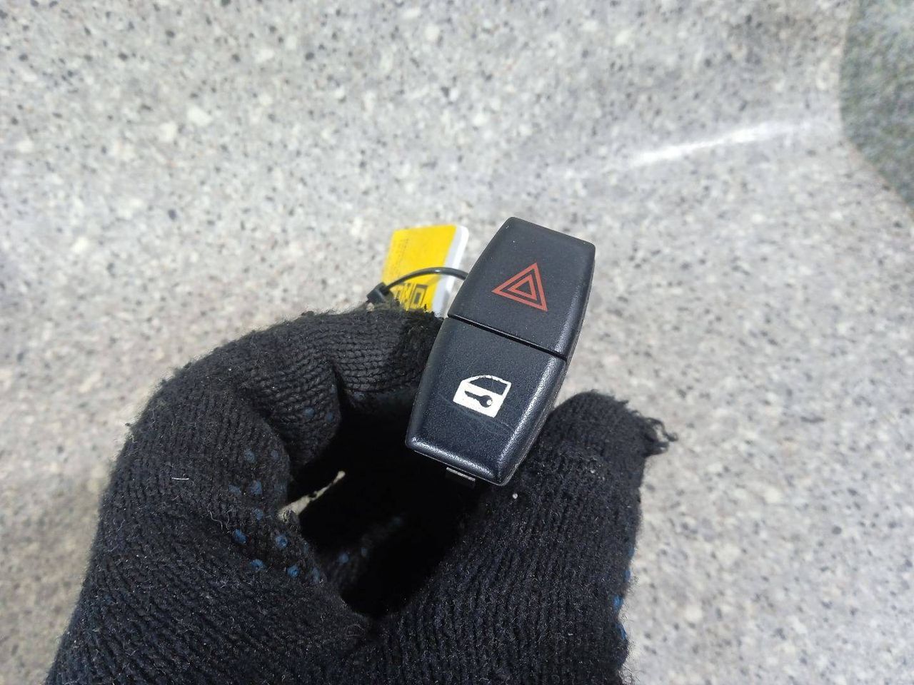 кнопка аварийной сигнализации BMW 5 серия E60/E61 (2002 - 2007), 2.0 л., D, дизель, АКПП, задний привод, 61.31-6919506 - фото №1
