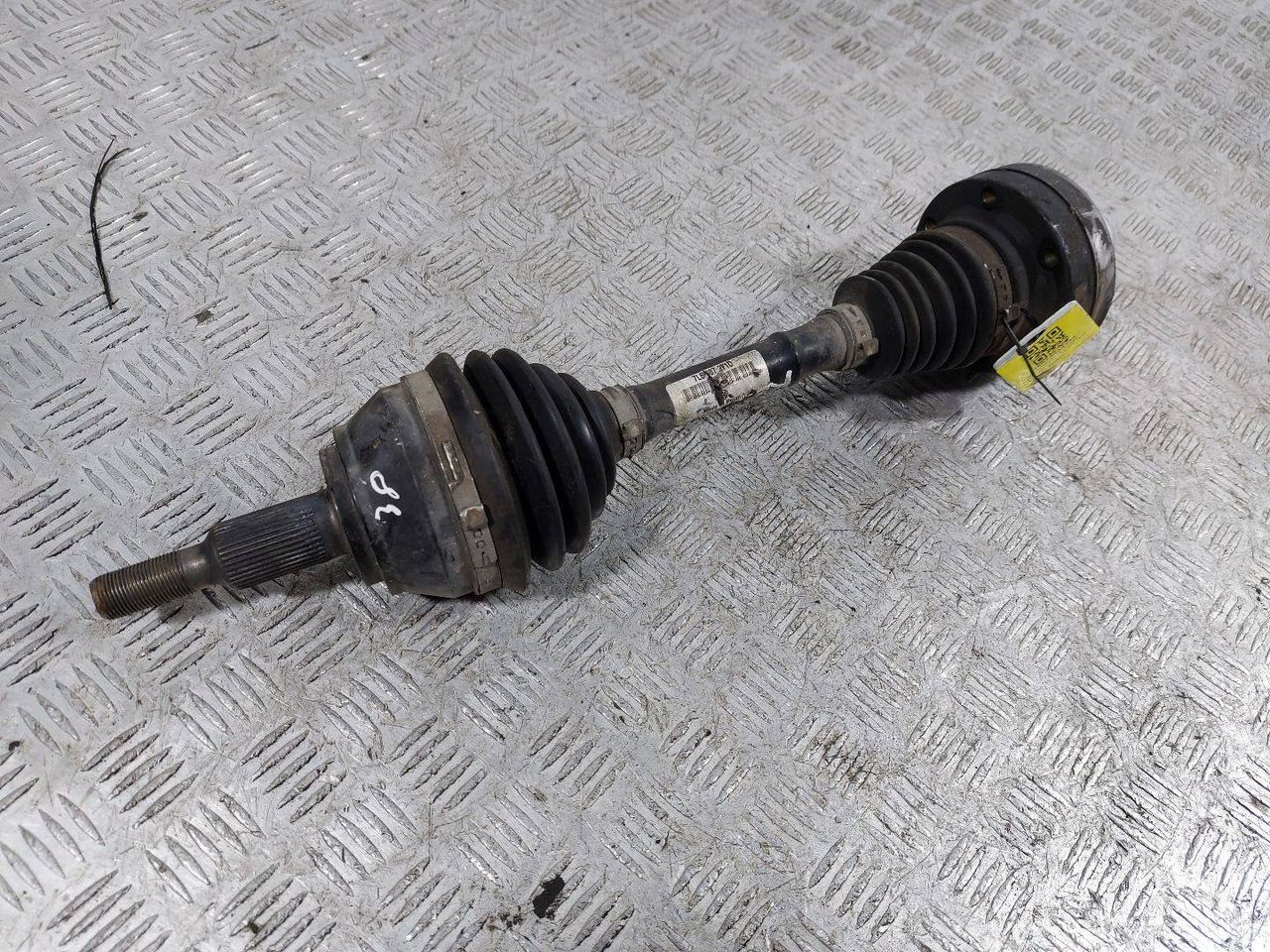 полуось передняя правая (приводной вал, ШРУС) Volkswagen Touareg 1 поколение (2002 - 2007), 2.5 л., TDi, дизель, полный привод, 7L6407271D - фото №1