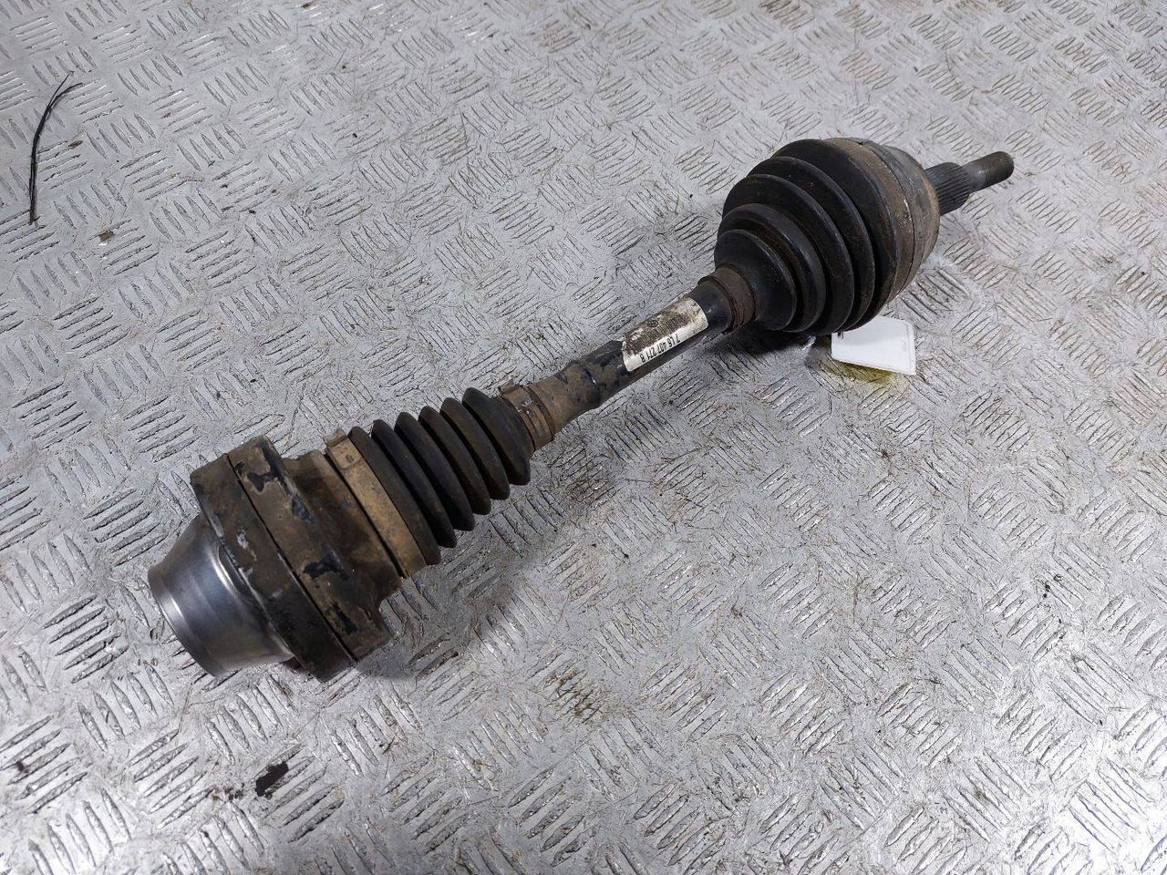 полуось передняя левая (приводной вал, ШРУС) Volkswagen Touareg 1 поколение (2002 - 2007), 2.5 л., TDi, дизель, полный привод, 7L6407271B - фото №1