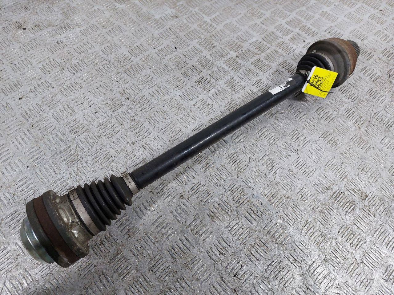 полуось задняя (приводной вал, ШРУС) Audi A6 Allroad Quattro C7 (2012 - 2014), 3.0 л., TDi, дизель, АКПП, универсал, полный привод, 8R0501203C - фото №1
