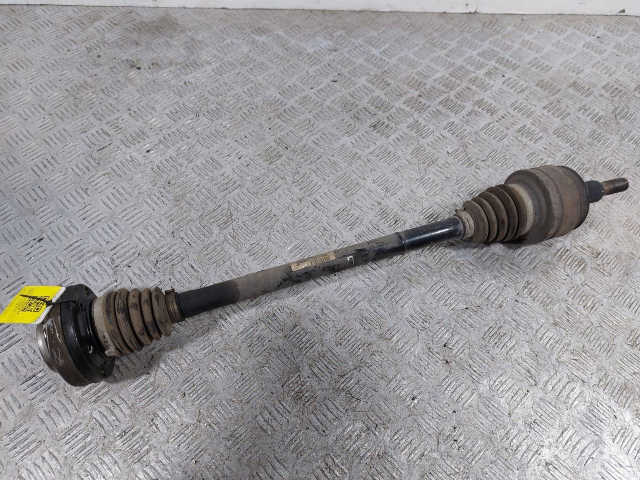 полуось задняя (приводной вал, ШРУС) Volkswagen Touareg 1 поколение (2002 - 2007), 2.5 л., TDi, дизель, полный привод, 7L6501201B - фото №1