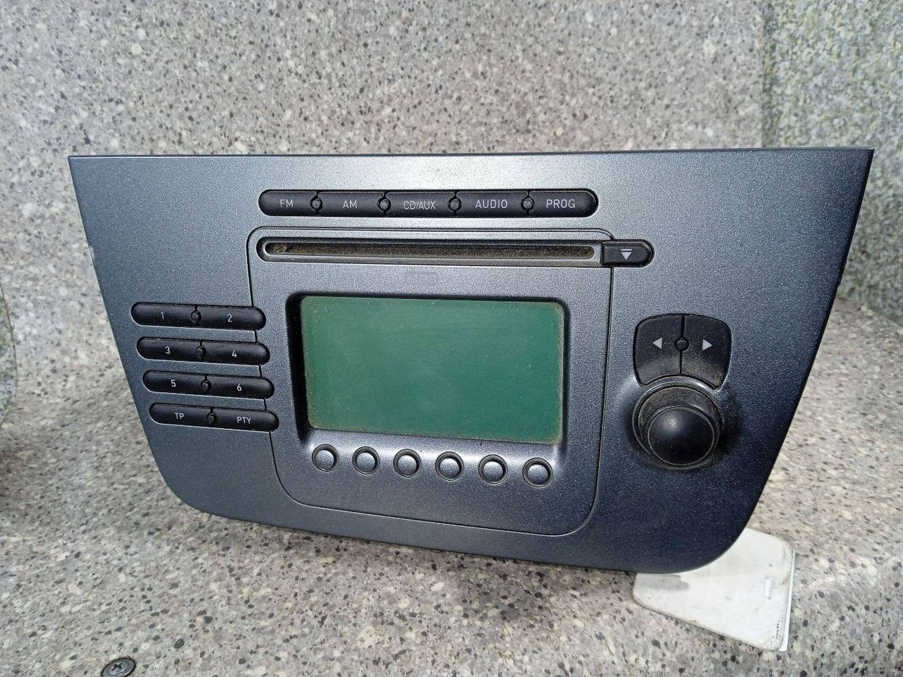 магнитола SEAT Altea 1 поколение (2004 - 2009), 1.4 л., TSI, бензин, МКПП, 5P1035186B, 7646636366 - фото №1