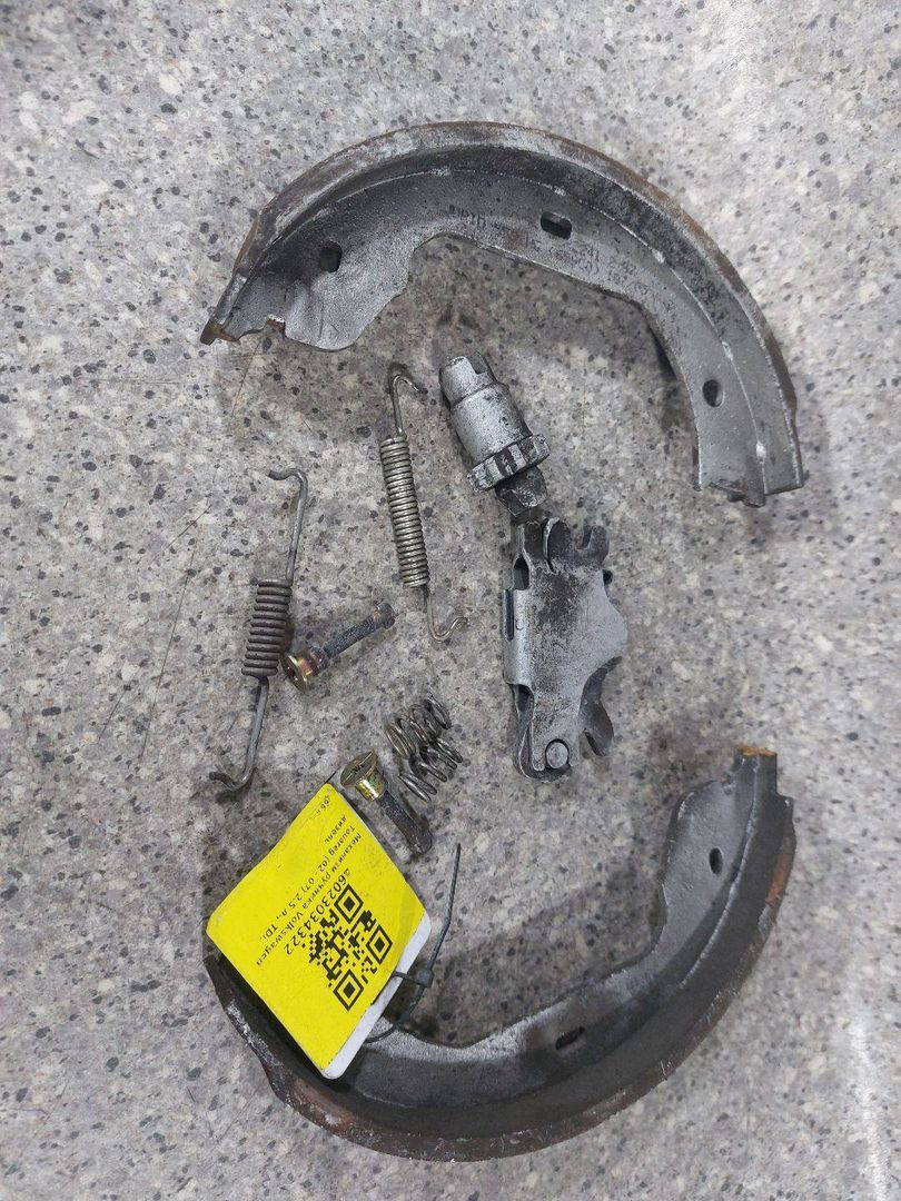 механизм стояночного тормоза (ручника) Volkswagen Touareg 1 поколение (2002 - 2007), 2.5 л., TDi, дизель, полный привод - фото №1