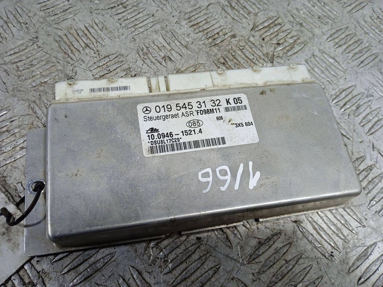 блок управления (другие) Mercedes-Benz CLK-Класс W208/A208 (1997 - 1999), 2.0 л., i, M 111.945, бензин, МКПП, 0195453132, 100946-15214 - фото №1