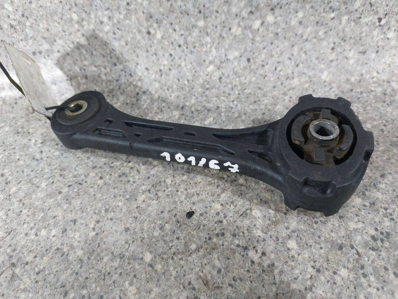 подушка крепления КПП Subaru Legacy 2 поколение (1994 - 1999), 2.0 л., i, EJ20, бензин, МКПП, полный привод, 1F207902 - фото №1