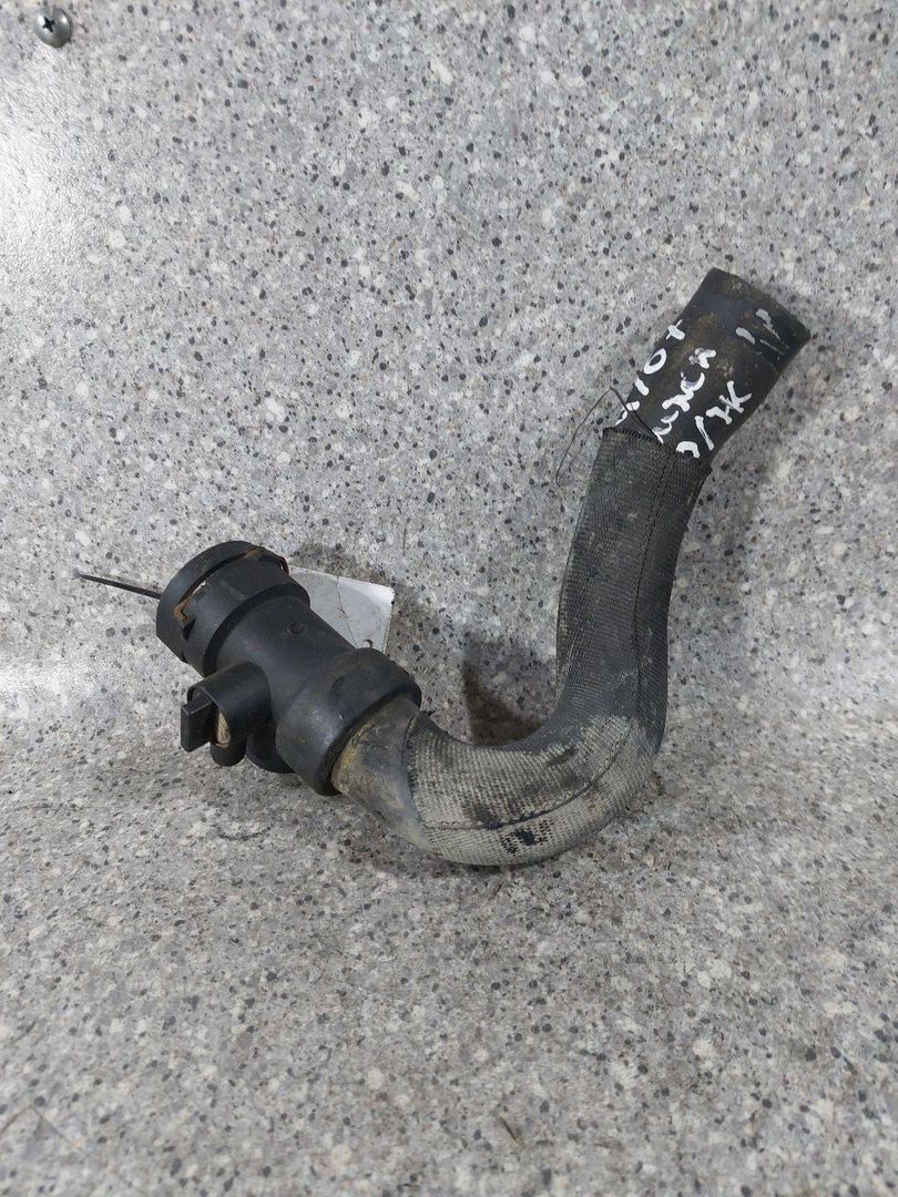 патрубок радиатора Audi A4 B6 (2000 - 2006), 3.0 л., i, ASN, бензин, АКПП, полный привод, 4B0121049AE - фото №1