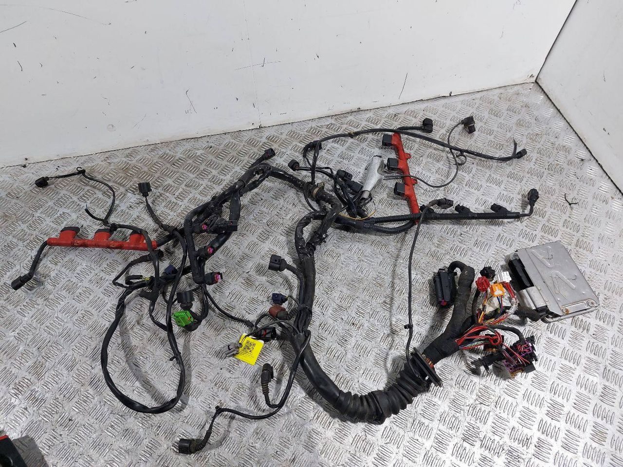 блок управления двигателем Audi A4 B6 (2000 - 2006), 3.0 л., i, ASN, бензин, АКПП, полный привод, 601971074PS, 8E0907411 - фото №1