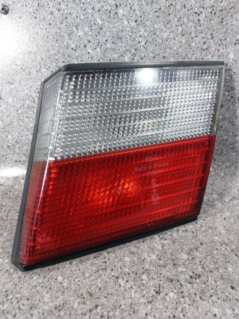 фонарь крышки багажника правый Nissan Primera P11 (1996 - 2000), седан - фото №1