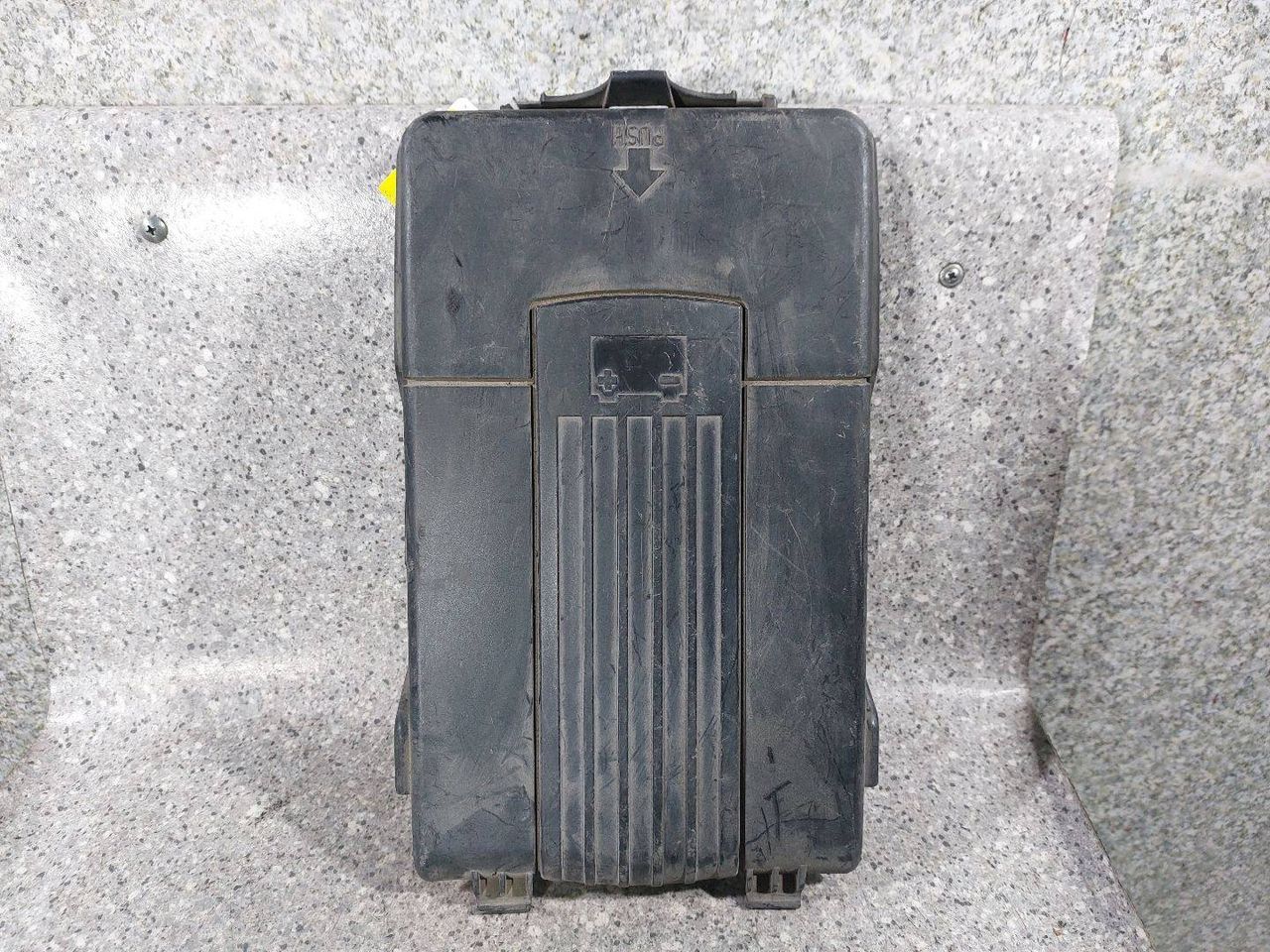 крышка аккумулятора Volkswagen Passat B6 (2005 - 2010), 1K0915443C - фото №1