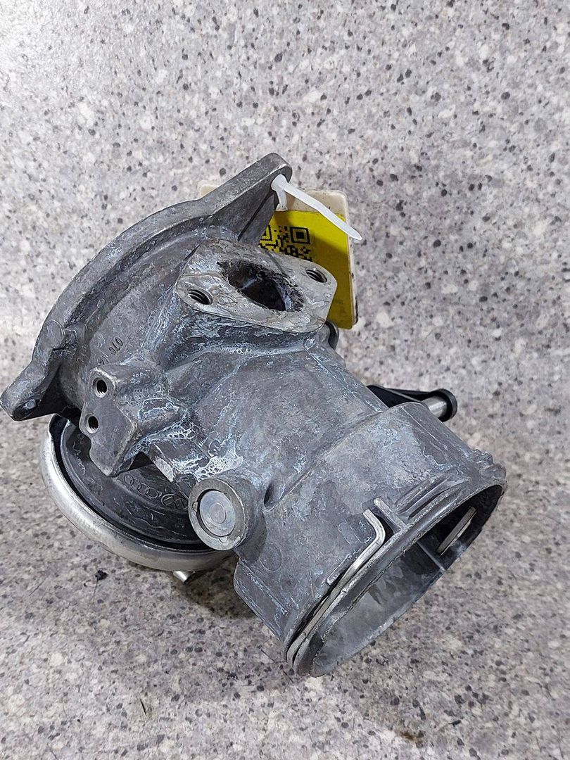 клапан EGR Volkswagen Touareg 1 поколение (2002 - 2007), 2.5 л., TDi, дизель, МКПП, полный привод, 070128073 - фото №1