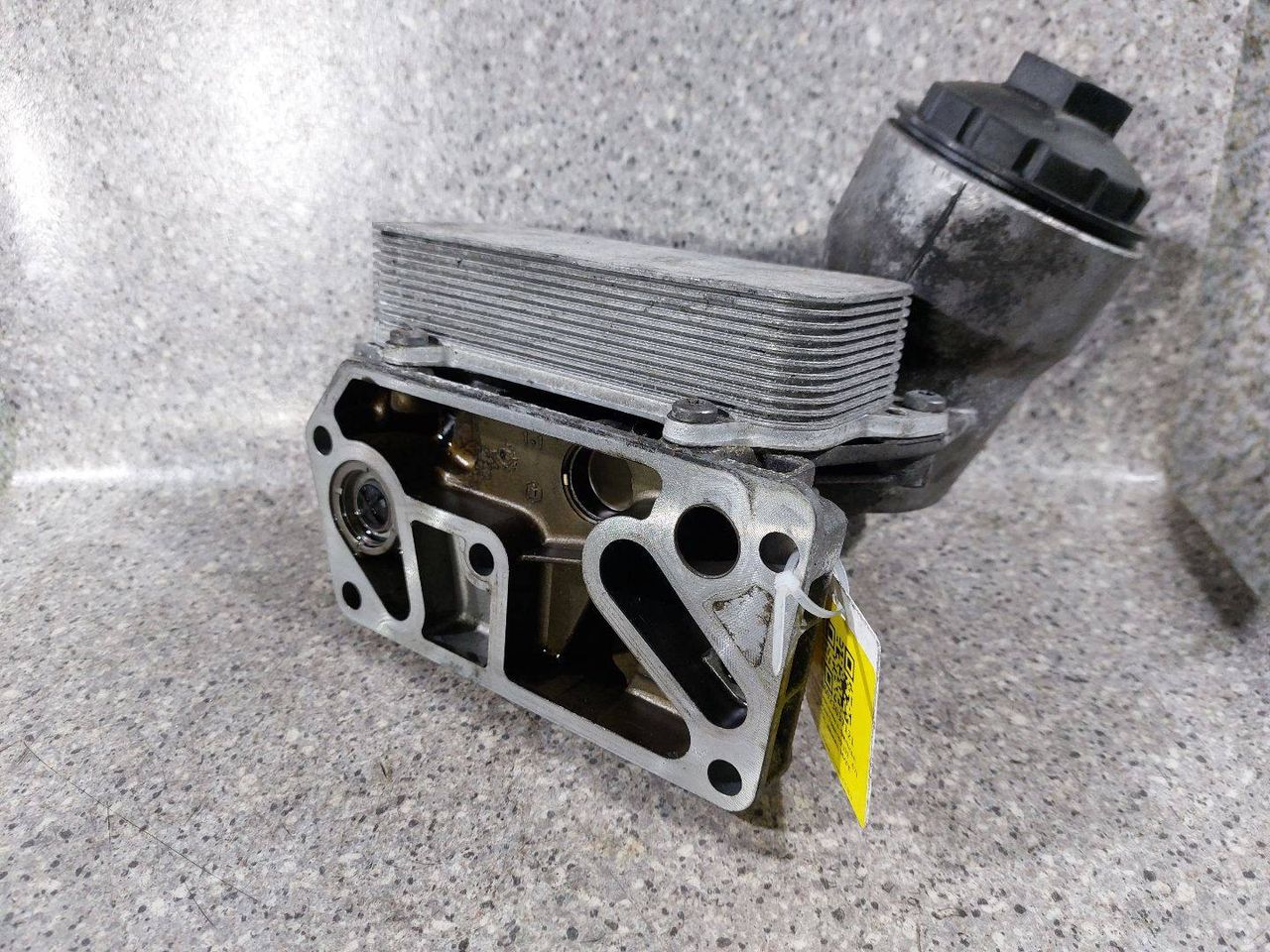 корпус масляного фильтра Volkswagen Touareg 1 поколение (2002 - 2007), 2.5 л., TDi, дизель, МКПП, полный привод, 070115389B - фото №1