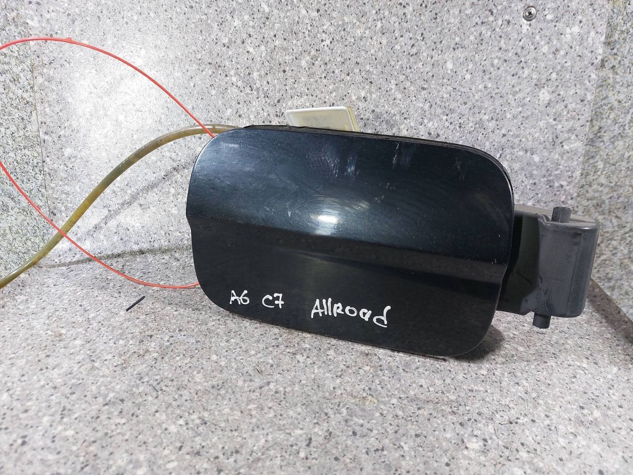 лючок топливного бака Audi A6 Allroad Quattro C7 (2012 - 2014), универсал, 8K0010508P, 4G0809906, 4L0862153D - фото №1