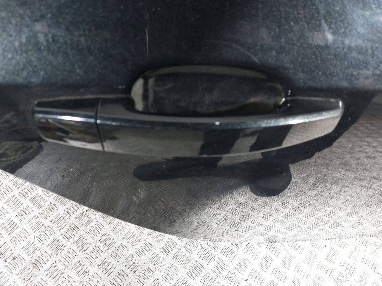 ручка наружная задняя правая Opel Insignia 1 поколение (A) (2008 - 2014), хетчбэк 5 дв. - фото №1