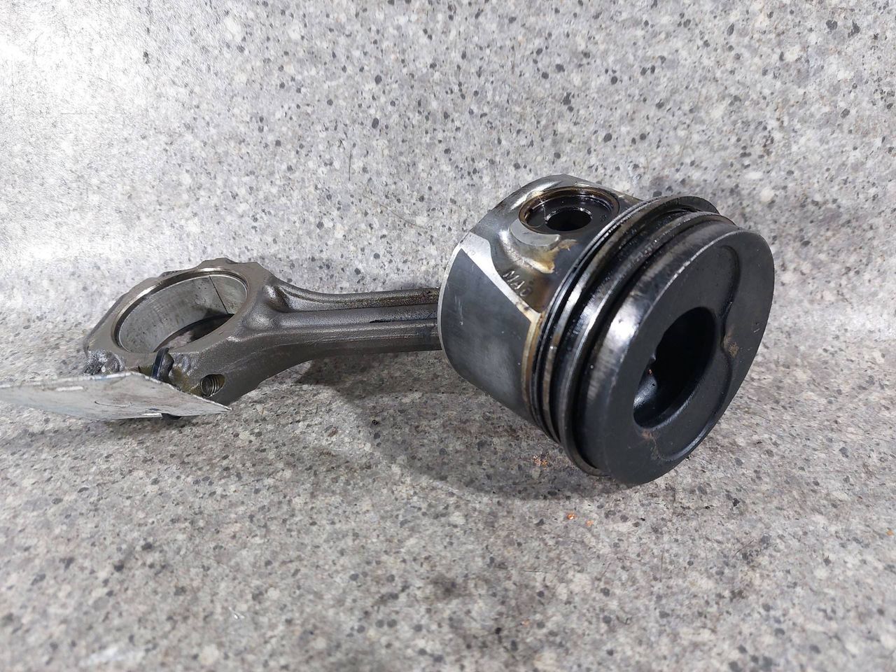 поршень Volkswagen LT 2 поколение (1996 - 2005), 2.5 л., TDi, ANJ, дизель, МКПП - фото №1