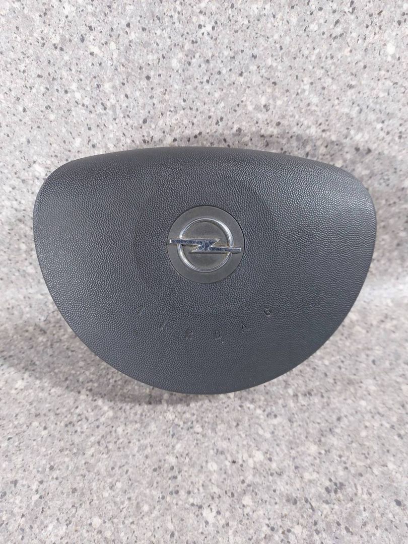 подушка безопасности водителя Opel Corsa C (2000 - 2003), 13111506, 13111507, 18111373 - фото №1