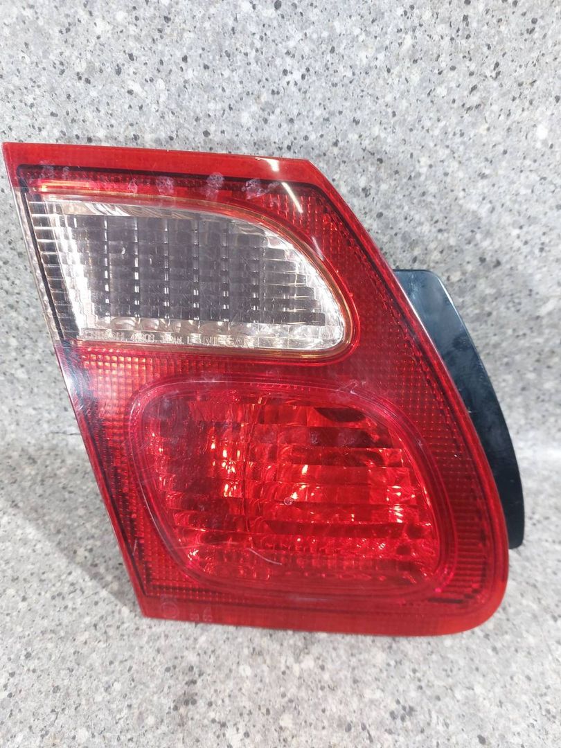 фонарь крышки багажника левый Nissan Almera N16 (2000 - 2003), седан - фото №1