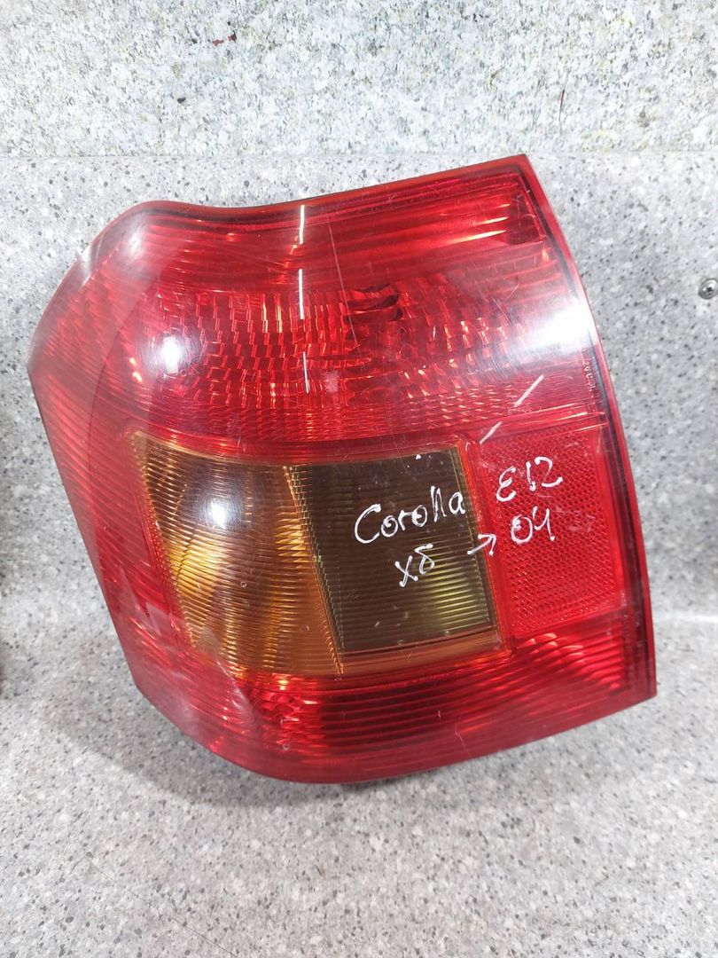 фонарь задний правый Toyota Corolla 9 поколение (E120/E130) (2000 - 2004), хетчбэк 5 дв. - фото №1