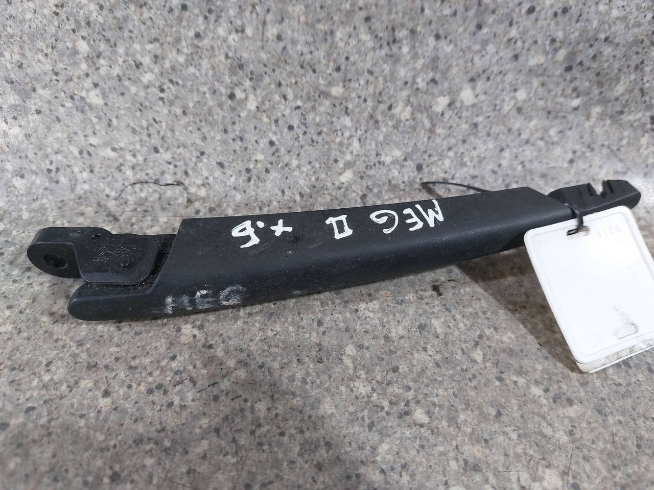 щеткодержатель задний Renault Megane 2 поколение (2002 - 2006), хетчбэк 5 дв., 8200081076 - фото №1