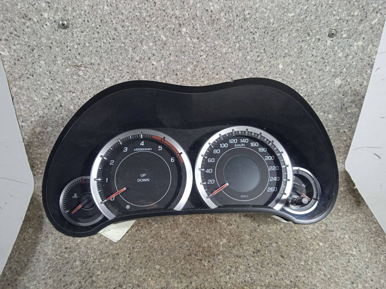 щиток приборов (приборная панель) Honda Accord 8 поколение (2007 - 2011), 2.2 л., i-DTEC, дизель, МКПП, универсал, 78100-TL4-G113-M1, 257440-8213 - фото №1