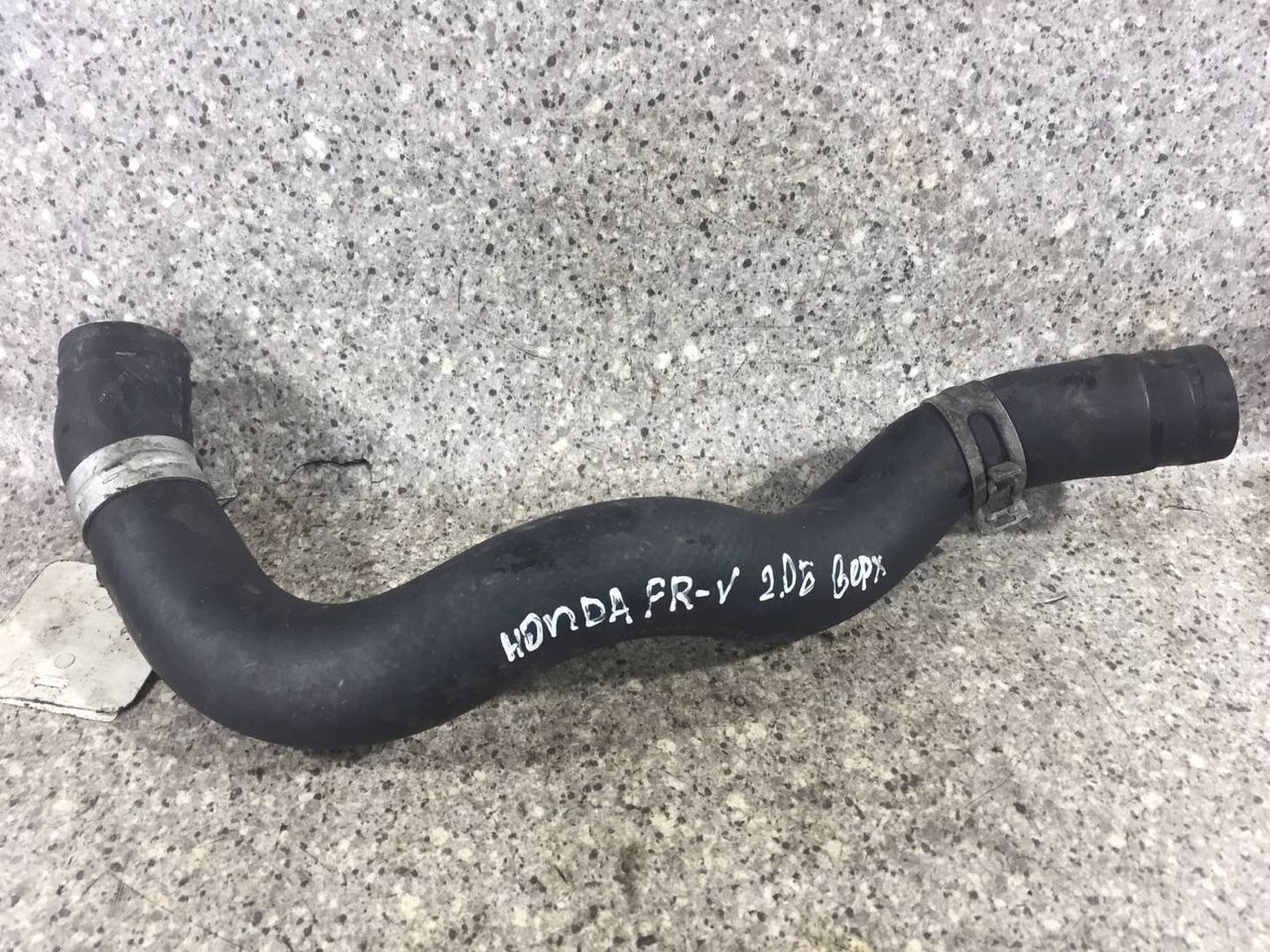 патрубок радиатора Honda FR-V 1 поколение (2004 - 2009), 2.0 л., i, бензин, 6МКПП - фото №1