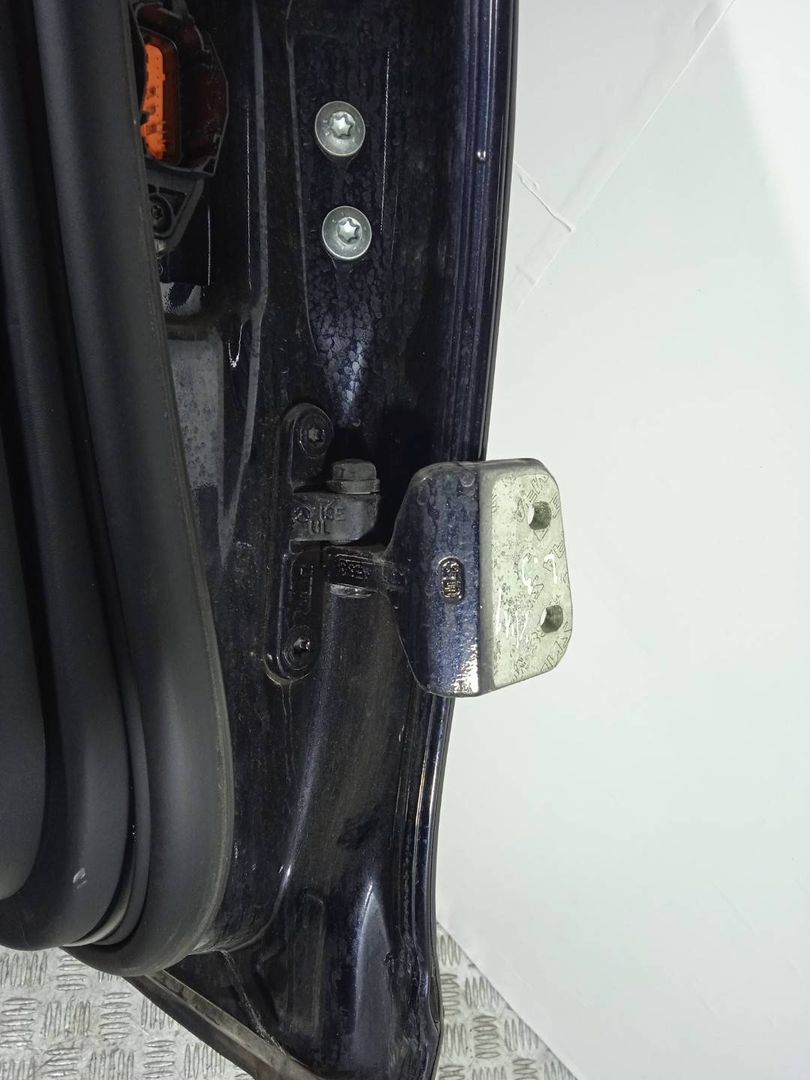 петля двери Mercedes-Benz S-Класс W221 (2005 - 2009) - фото №1