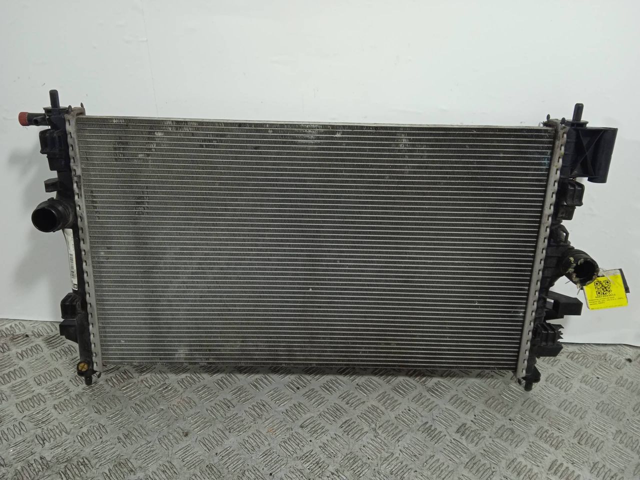 радиатор (основной) Opel Insignia 1 поколение (A) (2008 - 2014), 2.0 л., CDTi, дизель, МКПП, 13241725 - фото №1
