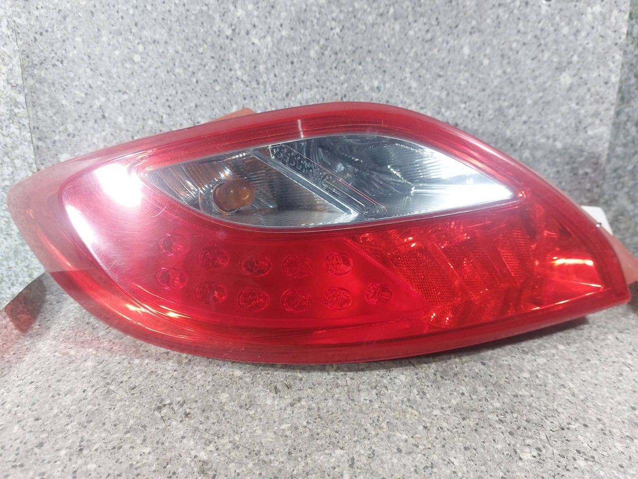 фонарь задний левый Mazda 2 DE (2007 - 2010), хетчбэк 5 дв., D65151160 - фото №1