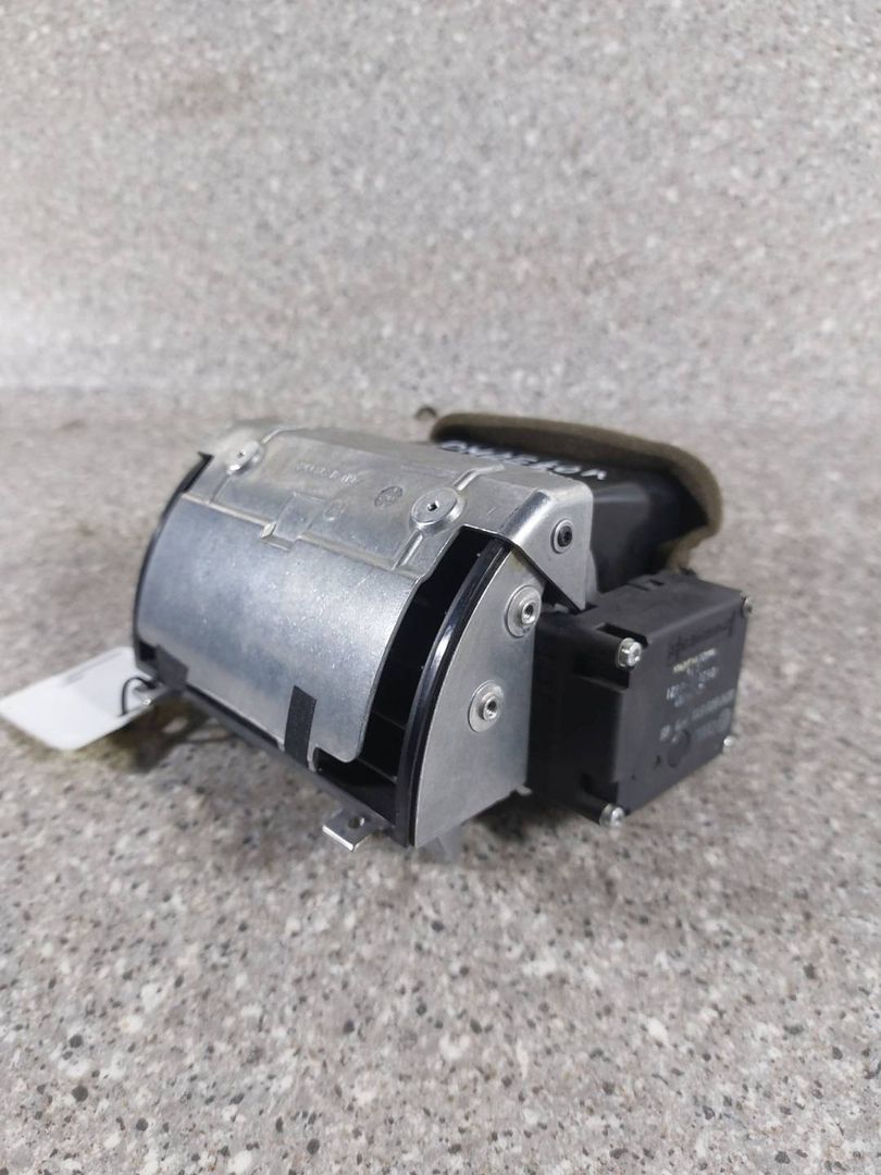 дефлектор обдува салона Volkswagen Phaeton 1 поколение (2002 - 2008), 3D0820511, 063800-0121, 3D1819955, 3D1853232 - фото №1