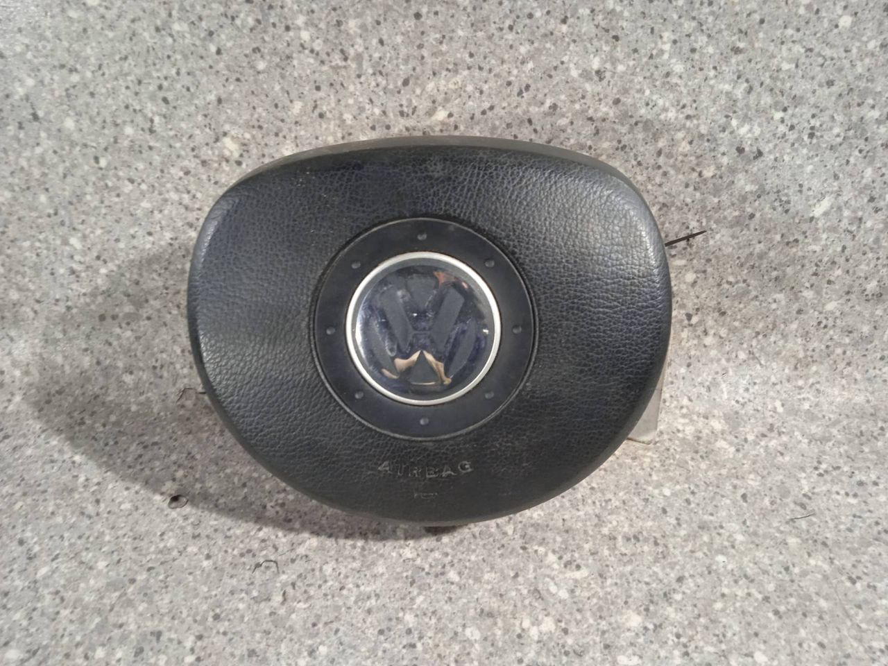 подушка безопасности водителя Volkswagen Touran 1 поколение (2003 - 2006), 1T0880201A - фото №1