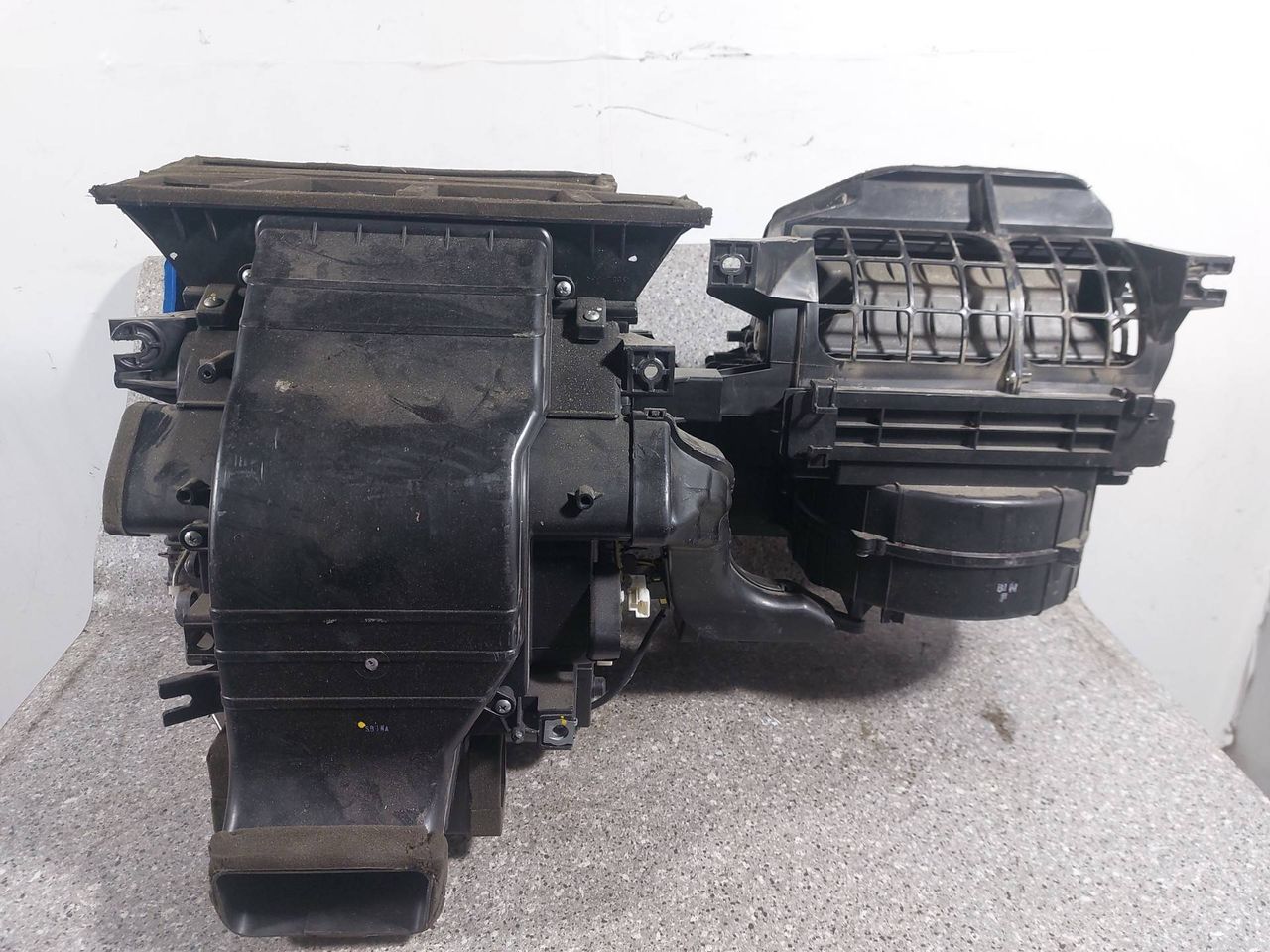 корпус отопителя (печки) Hyundai Santa Fe 2 поколение (CM) (2005 - 2010), 2.2 л., CRDi - фото №1