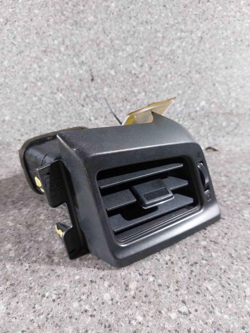 дефлектор обдува салона Toyota RAV4 4 поколение (CA40) (2012 - 2015), 55670-42110, 55670-42120, 55680-42020 - фото №1