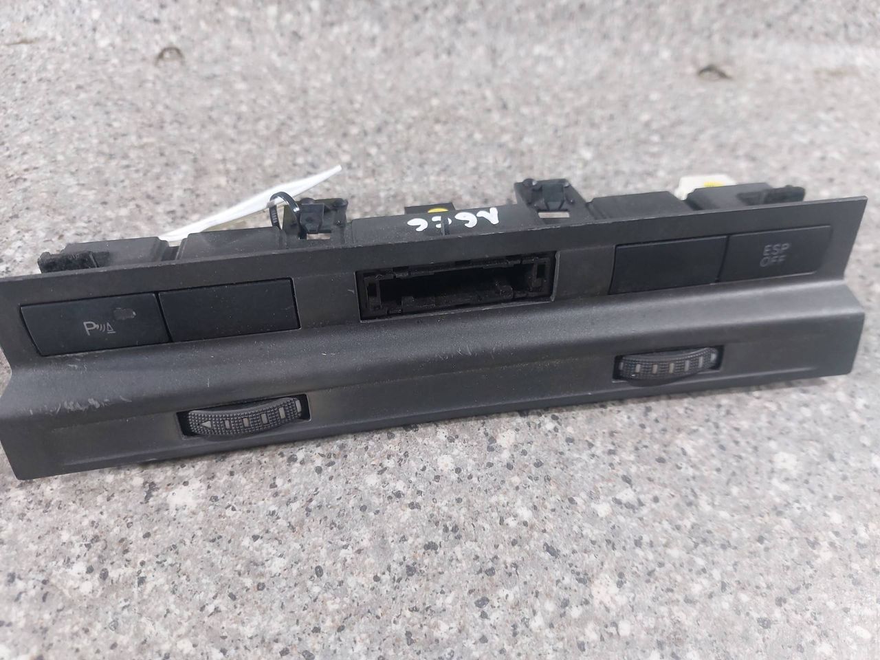 регулятор заслонки дефлектора Audi A6 4F/C6 (2004 - 2008) - фото №1