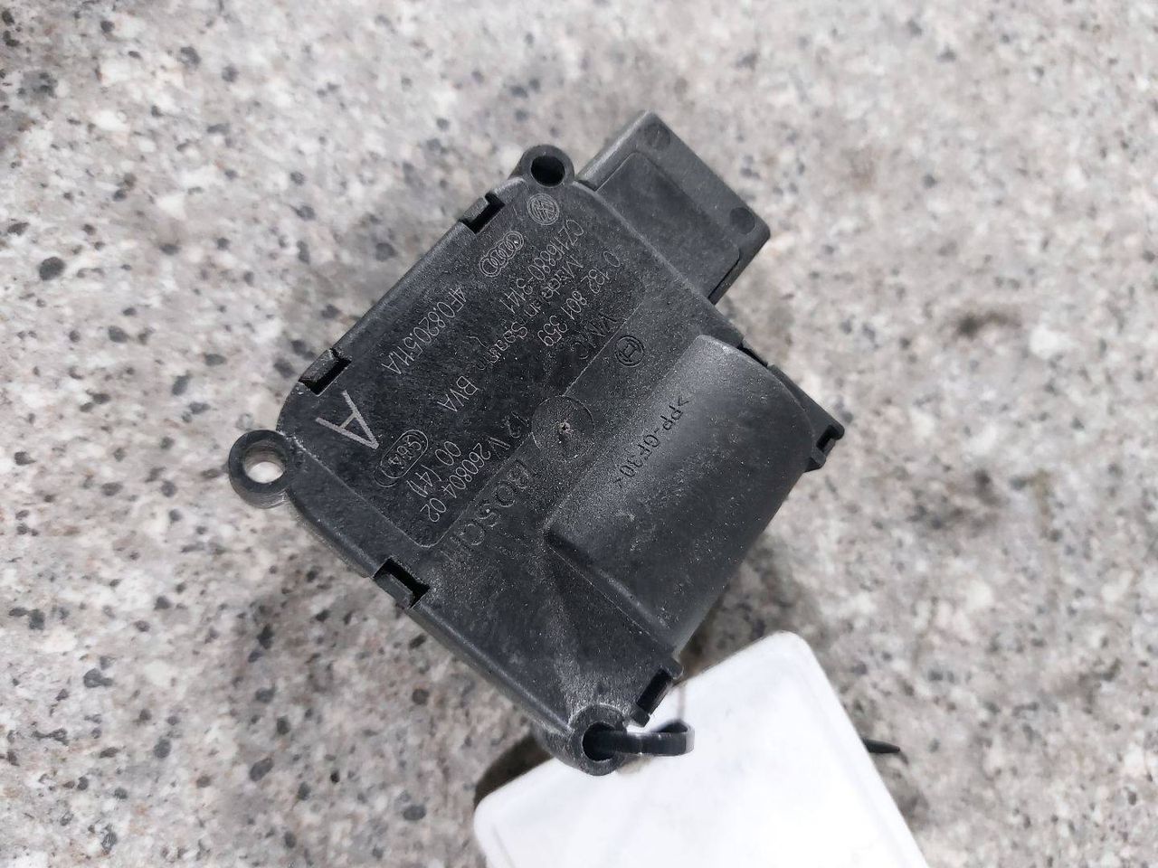 моторчик заслонки печки Audi A6 4F/C6 (2004 - 2008), 0132801359, 4F0820511A, CZ116880-3141 - фото №1